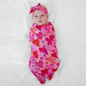 NIB Little Sleepies Pink Hearts & Crafts Swaddle & Luxe Bow Headband Set